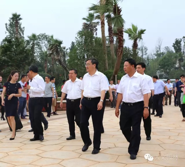 攬湖擁綠，宜居宜業(yè)——宜春市委市政府領導一行視察進賢青嵐湖森林公園